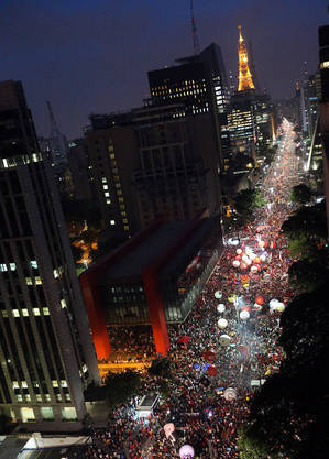 Manifestação na Av. Paulista Manifestação na Av. Paulista