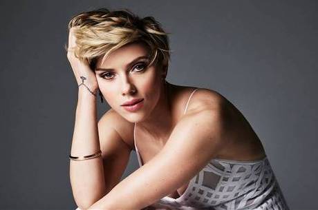 Scarlett Johansson é critica por aceitar papel de trans em filme