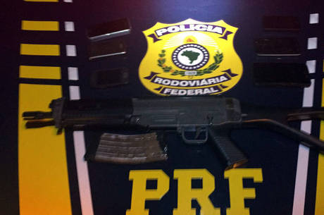 Réplica de fuzil era usada para intimidar vítimas durante roubos