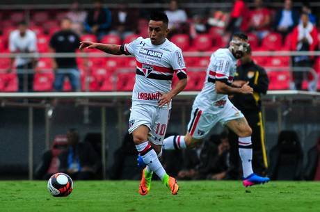 Cueva foi o autor do gol do São Paulo