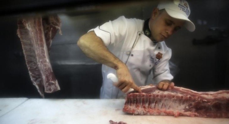 A carne bovina registrou elevação de 29,51% em 12 meses