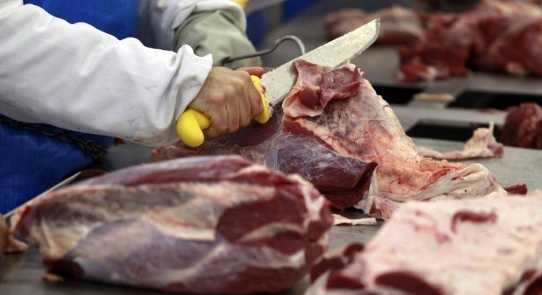 Alta do preço da carne aumenta o consumo de ossos • DOL