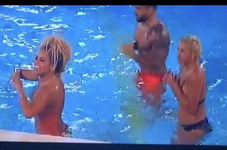 Erika Canella Fica Nua Para Nadar Em Piscina De Reality Show Portugues Entretenimento R7 Famosos E Tv