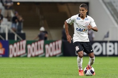 Pedrinho fez sua estreia como titular no Corinthians