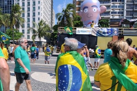 Brasil terá manifestações em várias cidades neste domingo (26)