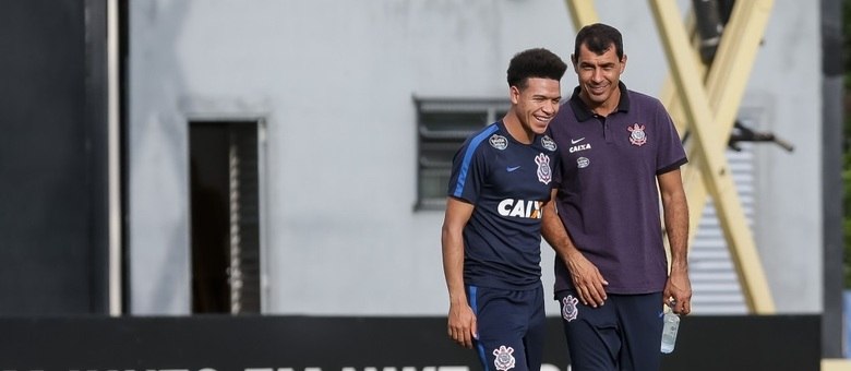 Fábio Carille dá voto de confiança a Marquinhos Gabriel, e jogador deve permanecer no Corinthians

