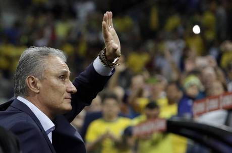 Tite, implacável nas Eliminatórias: oito jogos, oito vitórias