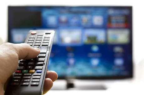 As operadoras de TV pagas SKY, Embratel, NET e Claro deixaram de exibir o conteúdo de Record TV, Rede TV! e SBT nesta quarta (29)