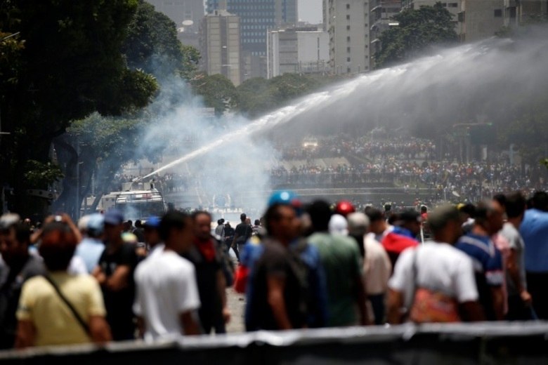 A oposição disse que este balanço foi levantado com informações fornecidas por vários partidos que integram a aliança Mesa da Unidade Democrática (MUD) e com dados 'recolhidos nos hospitais' da capital venezuelana