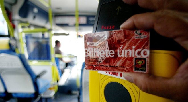 Polícia prende quadrilha que falsificava bilhetes de ônibus e metrô em SP