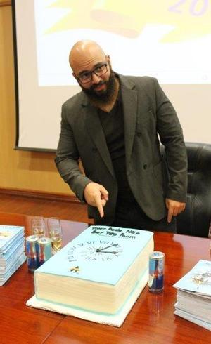 Escritor divulgou livro na maior universidade do país