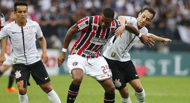 São Paulo e Corinthians se enfrentam no Morumbi, às 21h deste sábado (21)
