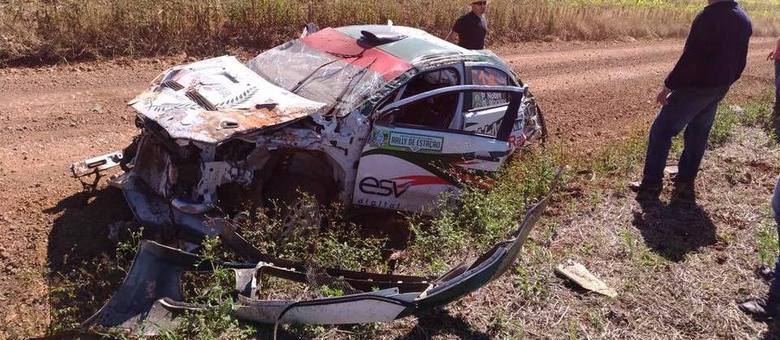 Carro de Paulo Nobre ficou totalmente destruído após acidente no Campeonato Brasileiro de Rally