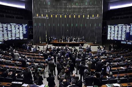 Medidas do governo para conter manifestações foram consideradas exageradas por parlamentares da oposição Medidas do governo para conter manifestações foram consideradas exageradas por parlamentares da oposição