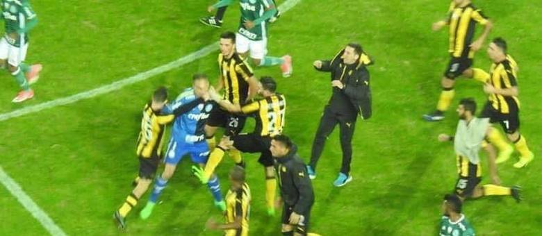 Palmeiras encaminha advogado para apresentar provas contra o Peñarol na Conmebol