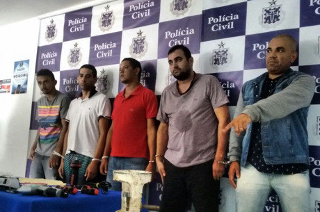 Três estavam no aeroporto de Salvador