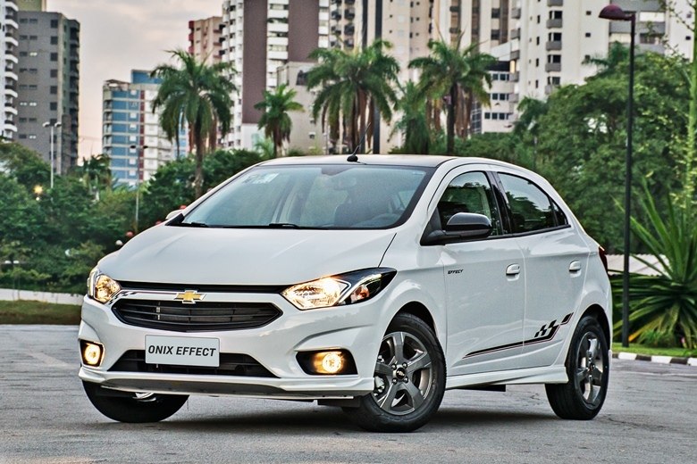 Chevrolet Onix 2018 estreia com versão Effect por R 54.990 Fotos