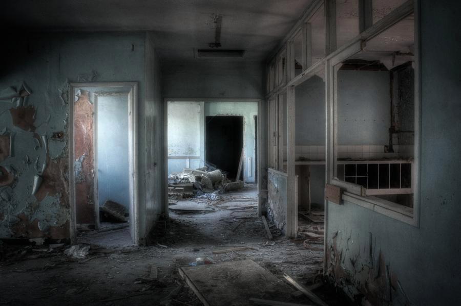 Fotógrafo revela histórias de hospital abandonado - Fotos - R7 Hora 7