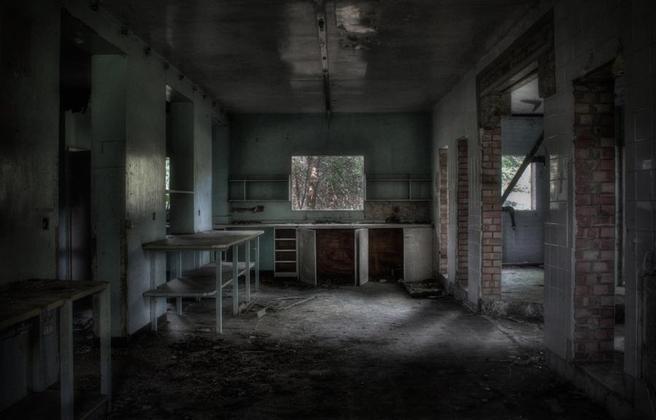 Fotógrafo revela histórias de hospital abandonado - Fotos - R7 Hora 7