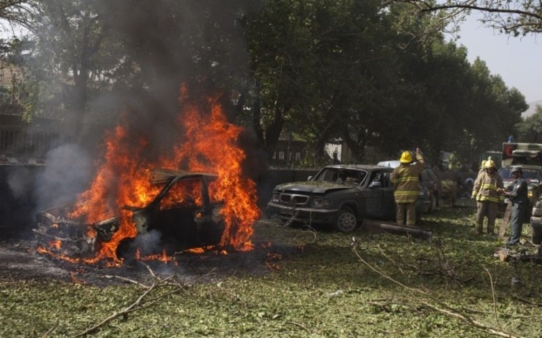 Quando elas ocorrem, entretanto, o fogo e altas temperaturas podem causar danos na pele e em órgãos internos