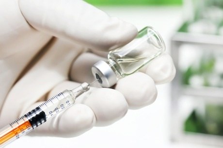 A vacina de HPV protege contra várias doenças, como câncer de colo de útero e câncer de pênis