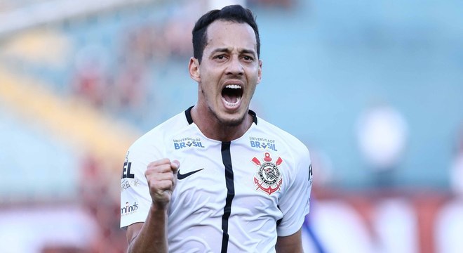 Rodriguinho marcou o gol da vitória corintiana neste domingo contra Atlético-GO
