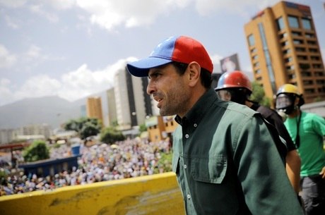 Resultado de imagem para Capriles denuncia plano para atacar sedes diplomáticas na Venezuela