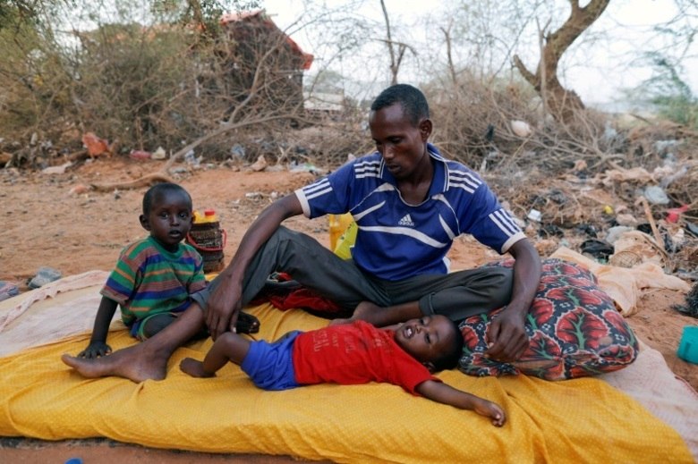 Relatório da ONG Save the Children mostra que hoje há um grande risco destas crianças formarem uma geração perdida. Isso está ligado à perda da infância delas. A entidade revelou que, no mundo inteiro, uma em cada quatro crianças é 'privada de sua infância'