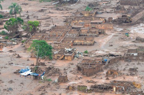 Rompimento de barragem destruiu a cidade de Mariana (MG)