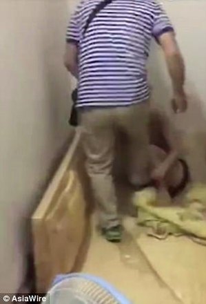 Só que leva mais chutes