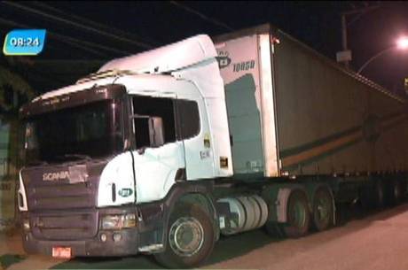 Motorista foi rendido na rodovia Presidente Dutra, em Nova Iguaçu