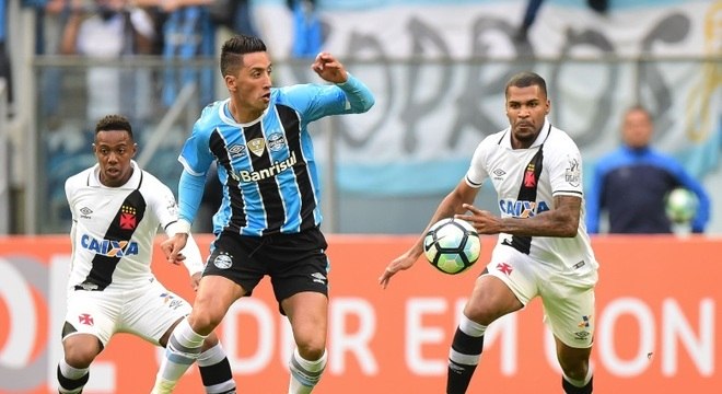 Lucas Barrios vive grande fase com a camisa do Grêmio e voltou a marcar