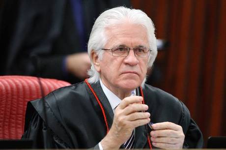 O ministro do STJ Napoleão Nunes Maia Filho O ministro do STJ Napoleão Nunes Maia Filho