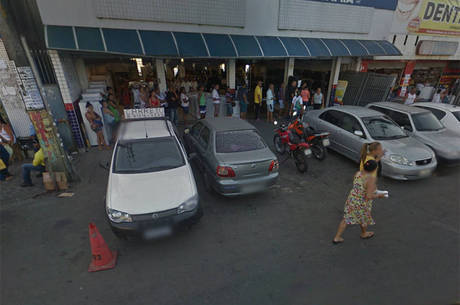 A loja, que fica na rua Jaime Vieira Lima, foi furtada por volta das 13h30
