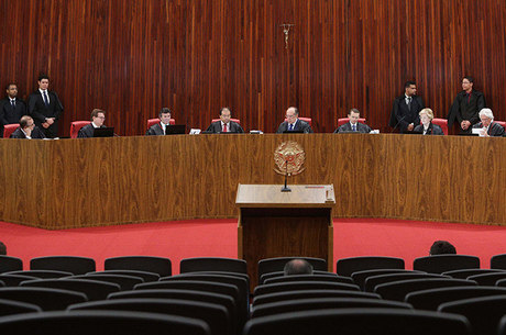 Ministro Gilmar Mendes deixará TSE