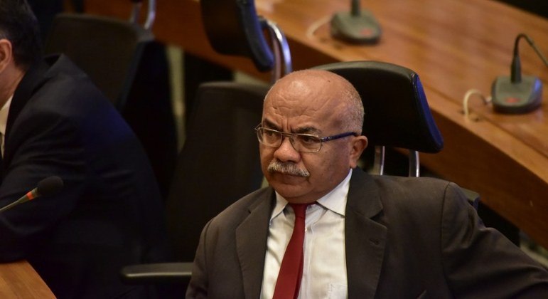 Deputado Chico Vigilante (PT) briga pela relatoria