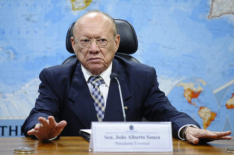 João Alberto tirou licença médica nesta semana