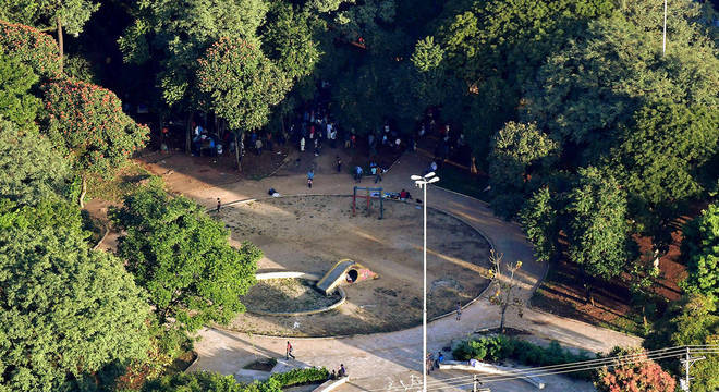 Após operação policial em 21 de maio, a praça Princesa Isabel concentrou o fluxo de usuários, traficantes e moradores de rua da Cracolândia Após operação policial em 21 de maio, a praça Princesa Isabel concentrou o fluxo de usuários, traficantes e moradores de rua da Cracolândia