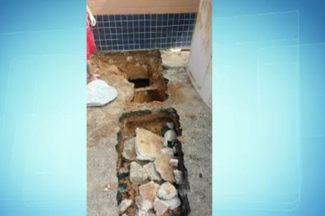Espaço liga cela aos fundos da unidade prisional