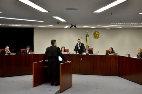 A Primeira Turma do STF também define destino de Aécio Neves