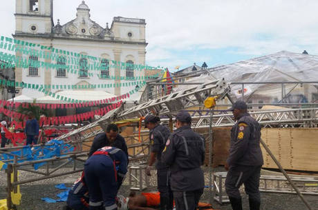 De acordo com os bombeiros, as vítimas estão conscientes