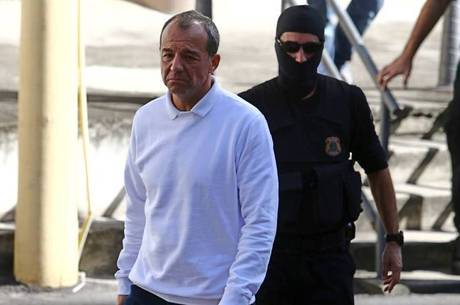 MPF investiga compras de joias pela família de Sérgio Cabral (PMDB) MPF investiga compras de joias pela família de Sérgio Cabral (PMDB)