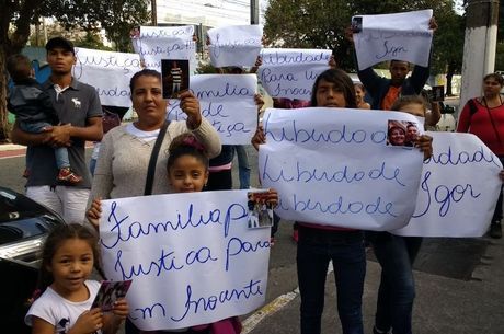 Família protestou pela liberdade de jovem