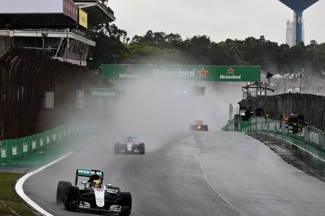Lewis Hamilton venceu o GP do Brasil de F1 no ano passado
