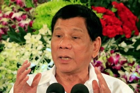 Duterte chamara juíza da Suprema Corte de 'inimiga'