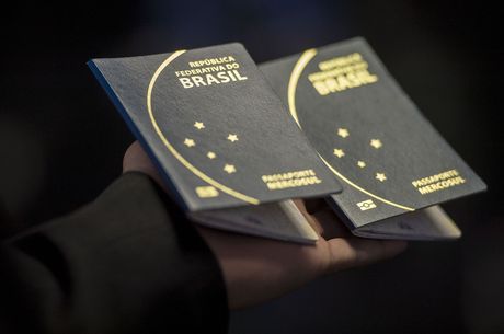 Resultado de imagem para Lei que libera verba para emissão de passaporte é publicada no Diário Oficial