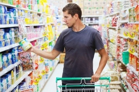 Governo quer mudar rótulos de alimentos para facilitar leitura das quantidades de sal, açúcar e gorduras trans