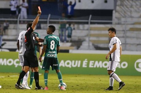 Tchê Tchê é absolvido em julgamento e reforça Palmeiras no clássico