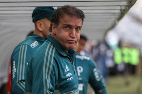 Após eliminação, Cuca defende trabalho no Palmeiras: 'Sem terra arrasada'