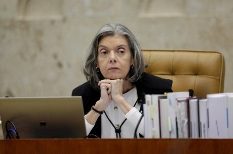 Presidente do Supremo, Cármen Lúcia negou recurso para suspender andamento da denúncia contra Temer em comissão da Câmara
